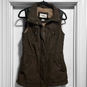Daytrip Canvas Vest